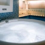 Гидромассаж в бане: польза для тела и релаксация